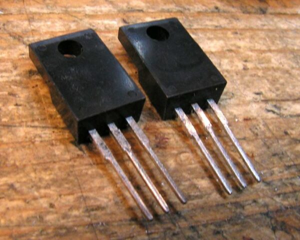 Toshiba driver transistors 2SC5171 / 2SA1930, one pair, NEW - Image 2