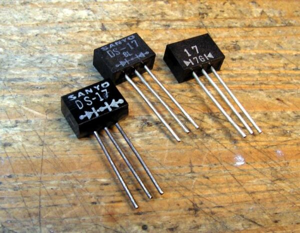 Sanyo Dual silicon rectifier diode DS-17