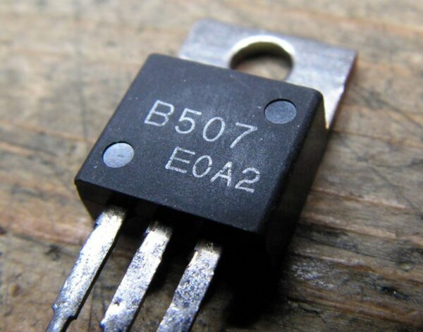 NOS genuine Sanyo  transistor 2SB507 - ONE PIECE - Image 2