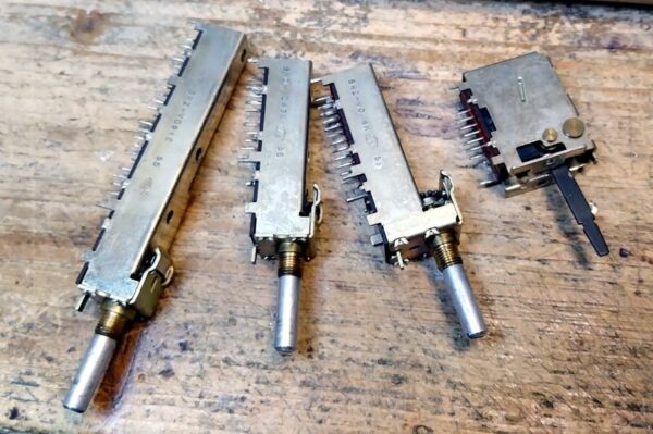 Selectors for AU9900 or AU11000, restored - Image 2