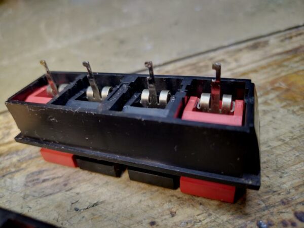 Speaker connector for Sansui amplifier - receiver, one piece - used - Image 5