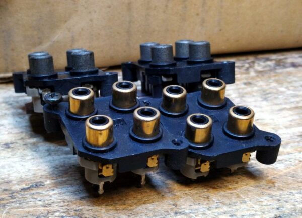 RCA (Cinch) Sansui audio terminals, gold plated -used, one piece - Image 3