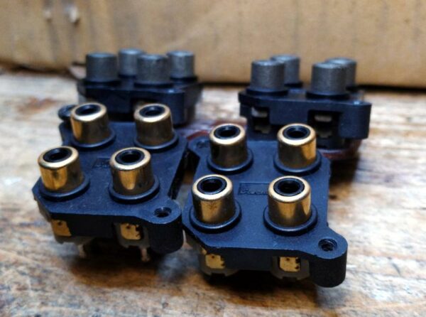 RCA (Cinch) Sansui audio terminals, gold plated -used, one piece